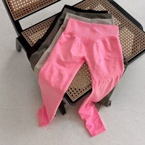 Lazuli Label Cotton Candy V-Seam Leggings